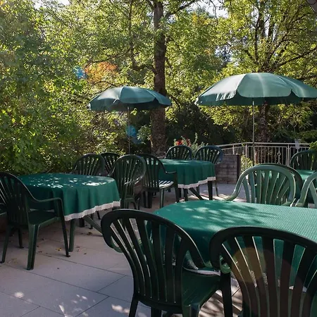 招待所 多丽丝旅馆 洛伊塔施